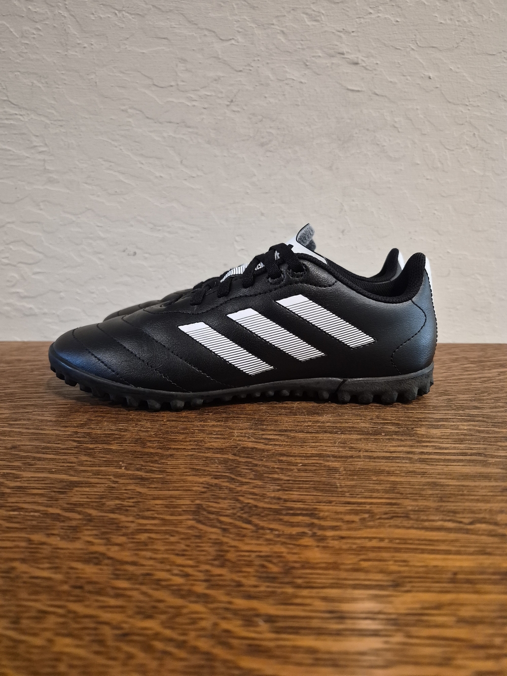 Adidas Goletto VIII Turf Soccer Cleats
Boy's Size 4.5
